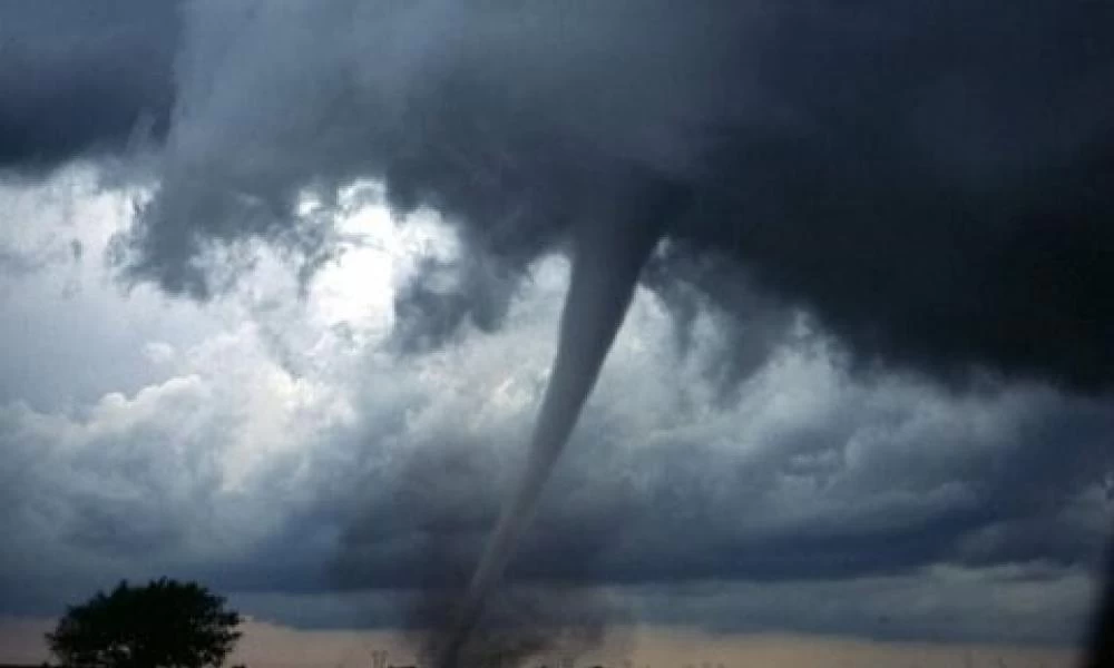 ΗΠΑ: Ανεμοστρόβιλος διέλυσε τα πάντα στο πέρασμα του!